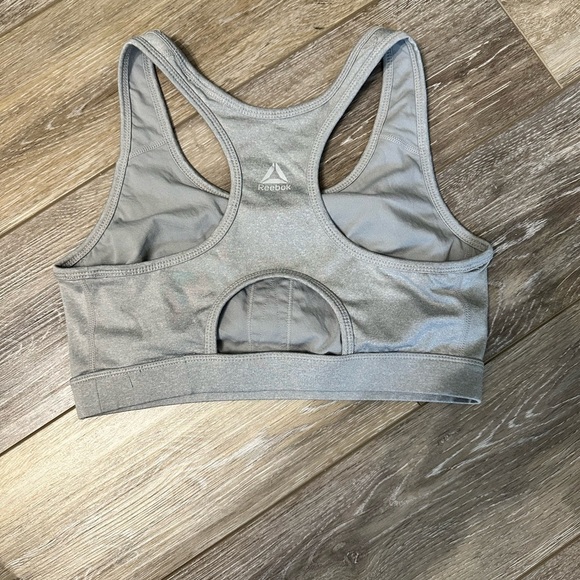 🛍️ Reebok gray sports bra. Great condition. - Picture 4 of 5